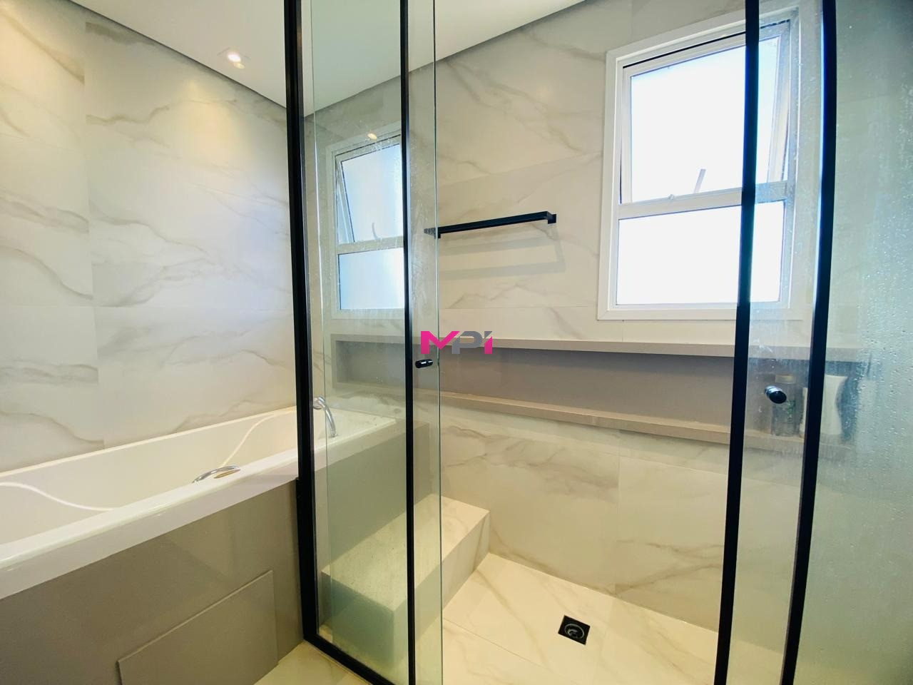Apartamento à venda com 3 quartos, 166m² - Foto 28