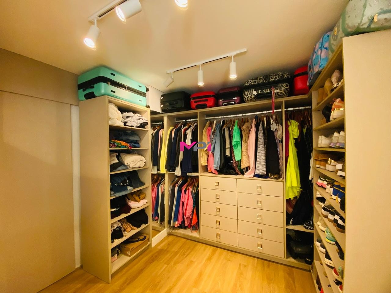 Apartamento à venda com 3 quartos, 166m² - Foto 24