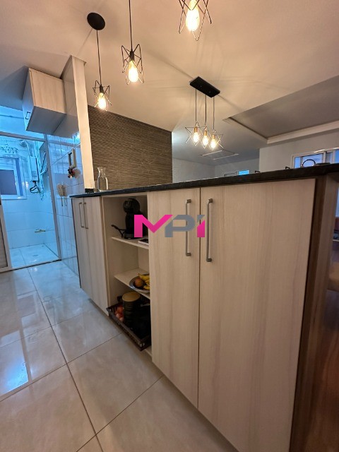 Apartamento à venda com 2 quartos, 83m² - Foto 3