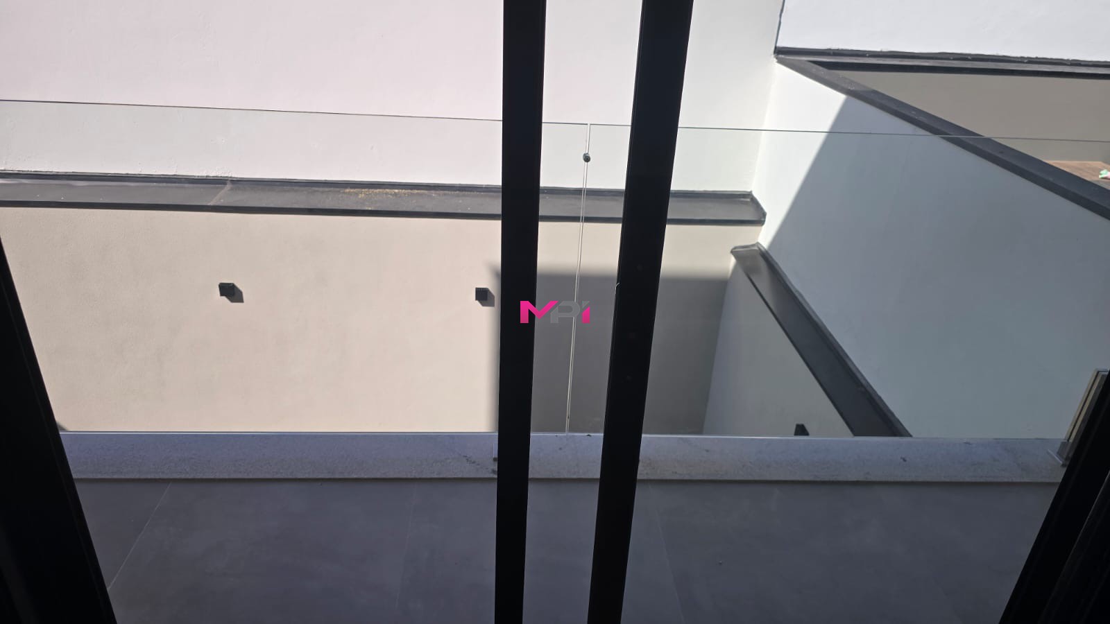 Casa de Condomínio à venda com 3 quartos, 242m² - Foto 4