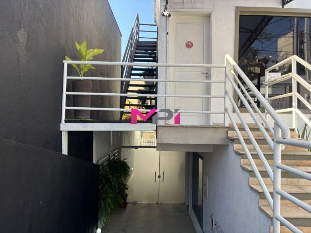Prédio Inteiro à venda com 6 quartos, 270m² - Foto 2