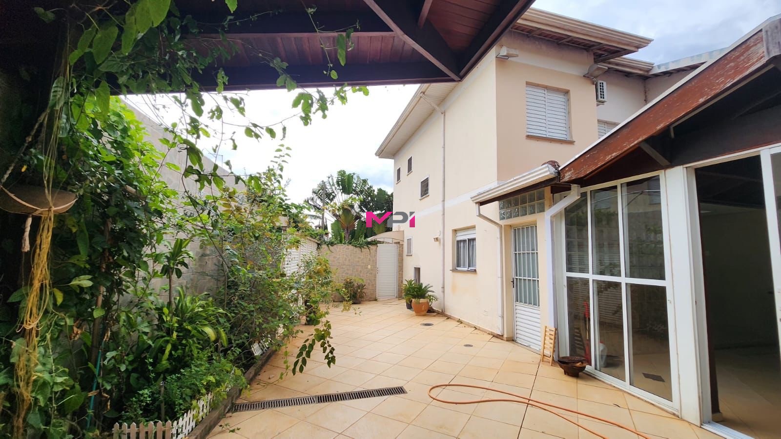 Casa de Condomínio à venda com 3 quartos, 91m² - Foto 1