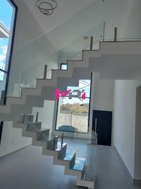 Casa de Condomínio à venda com 3 quartos, 227m² - Foto 2