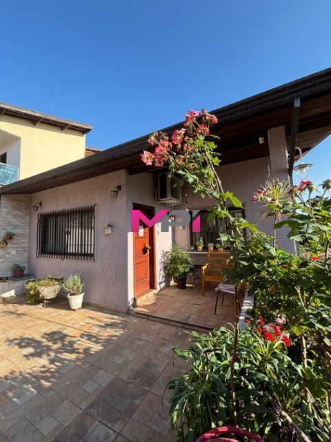 Casa, 3 quartos, 284 m² - Foto 1