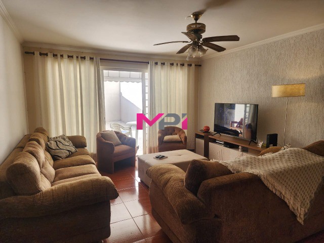 Sobrado à venda com 3 quartos, 313m² - Foto 1