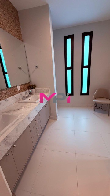 Casa de Condomínio para alugar com 3 quartos, 600m² - Foto 28