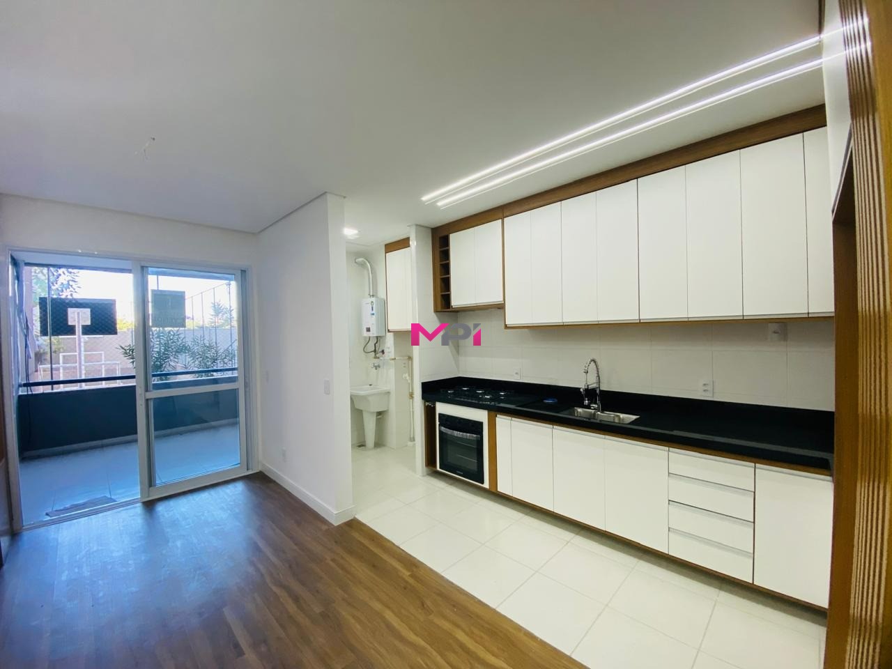 Apartamento para alugar com 3 quartos, 102m² - Foto 3