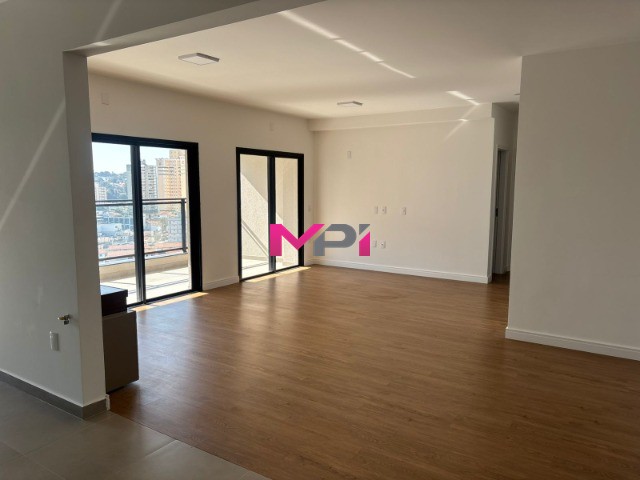 Apartamento para alugar com 3 quartos, 141m² - Foto 10