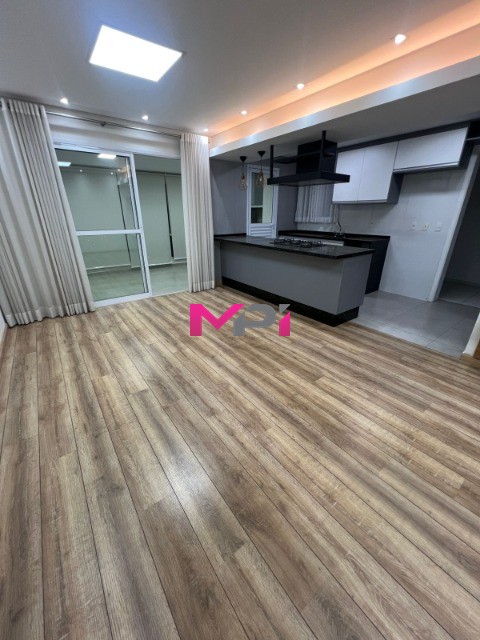 Apartamento à venda com 3 quartos, 128m² - Foto 2