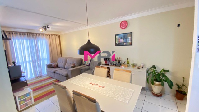 Apartamento à venda com 2 quartos, 64m² - Foto 2