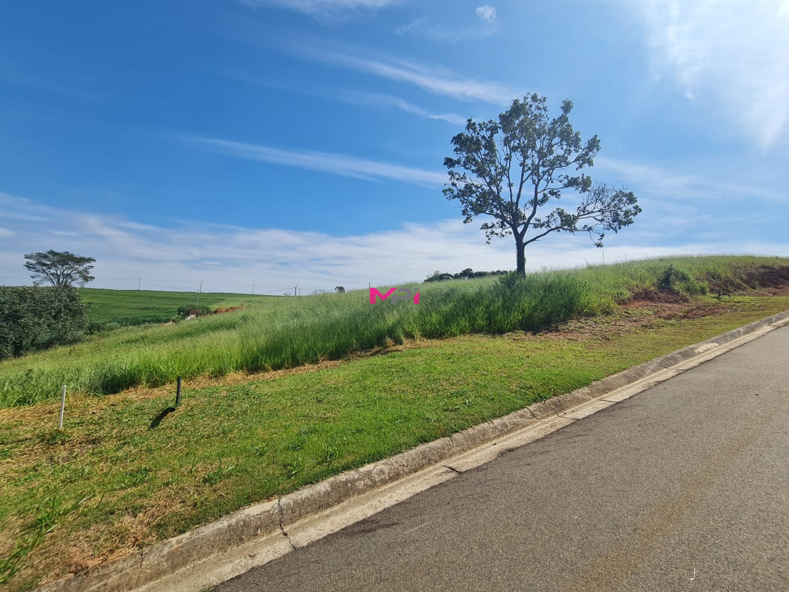 Terreno à venda, 1000m² - Foto 1
