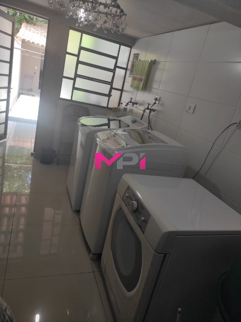 Chácara à venda com 4 quartos, 372m² - Foto 18