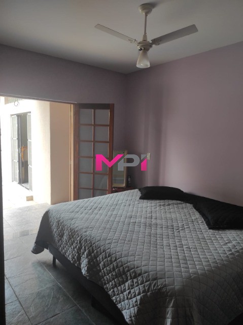 Chácara à venda com 4 quartos, 372m² - Foto 33