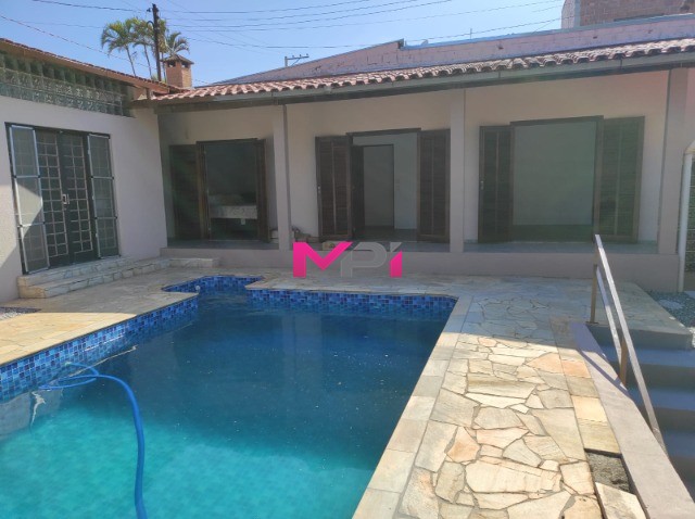 Chácara à venda com 4 quartos, 372m² - Foto 2