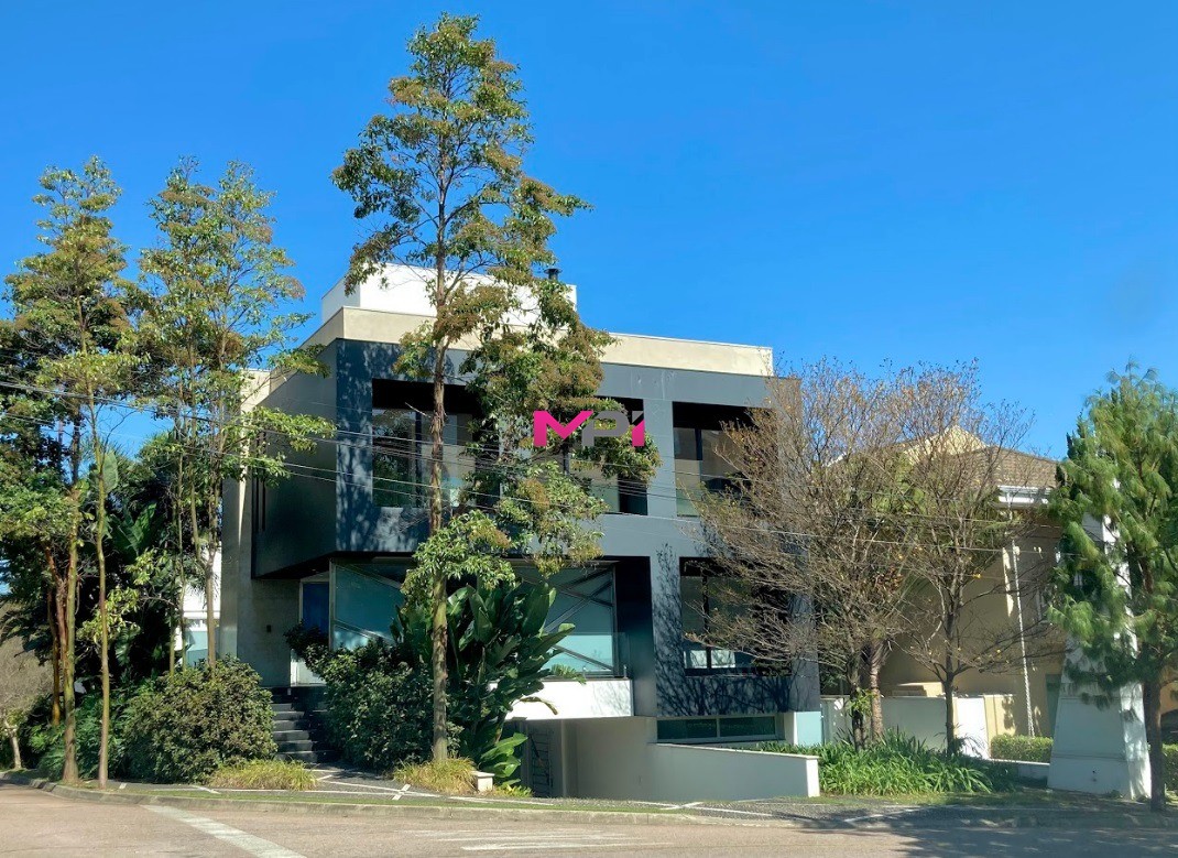 Sobrado à venda com 4 quartos, 600m² - Foto 1