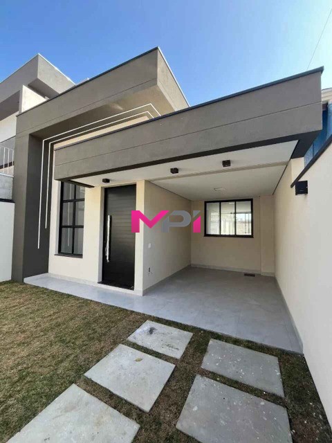 Casa à venda com 3 quartos, 175m² - Foto 1