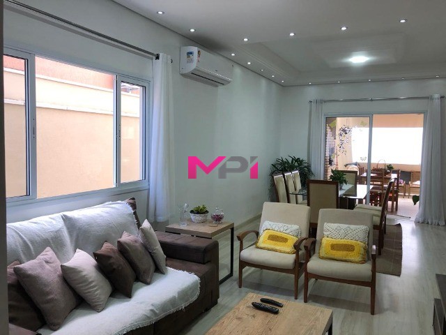 Casa de Condomínio à venda com 4 quartos, 280m² - Foto 2
