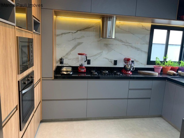 Casa de Condomínio para alugar com 3 quartos, 285m² - Foto 13