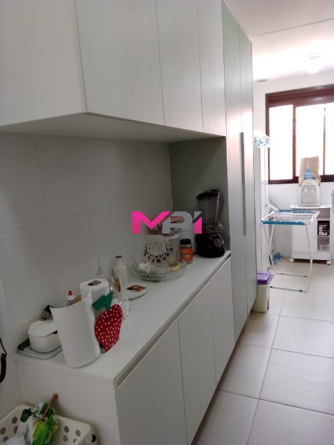 Apartamento à venda com 3 quartos, 121m² - Foto 11