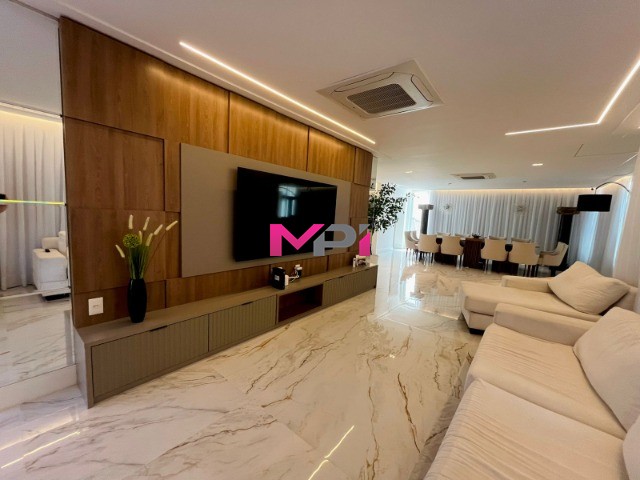 Casa de Condomínio para alugar com 4 quartos, 500m² - Foto 2