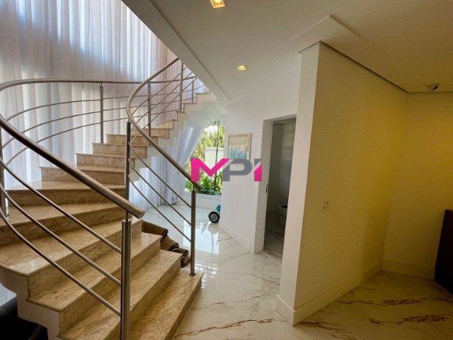 Casa de Condomínio para alugar com 4 quartos, 500m² - Foto 12