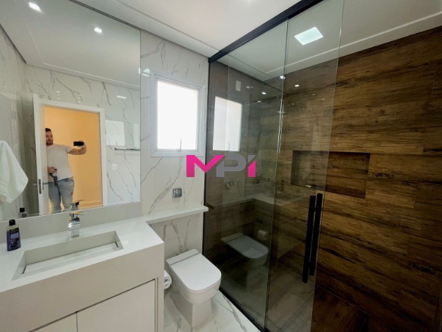 Casa de Condomínio para alugar com 4 quartos, 500m² - Foto 24