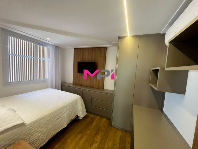 Casa de Condomínio para alugar com 4 quartos, 500m² - Foto 25