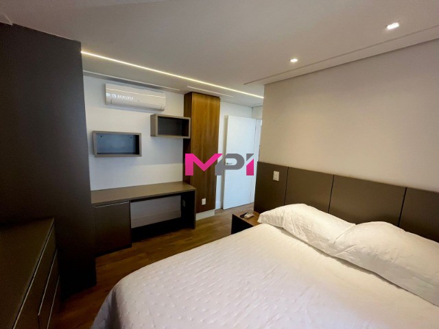 Casa de Condomínio para alugar com 4 quartos, 500m² - Foto 26