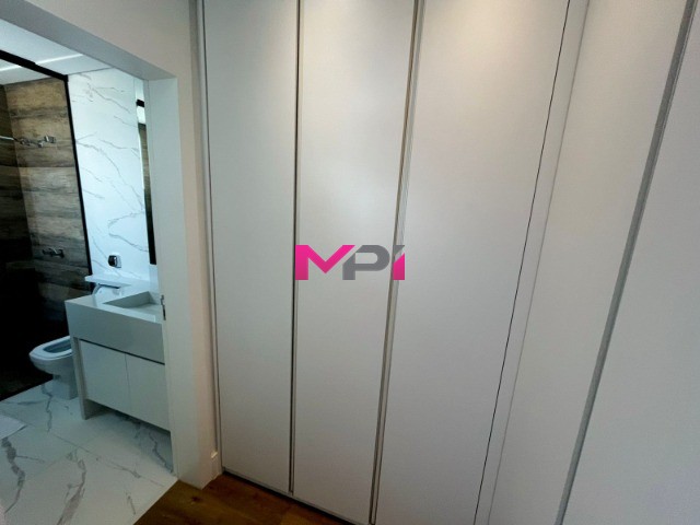 Casa de Condomínio para alugar com 4 quartos, 500m² - Foto 30