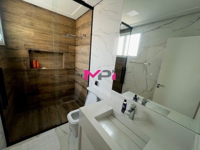 Casa de Condomínio para alugar com 4 quartos, 500m² - Foto 31