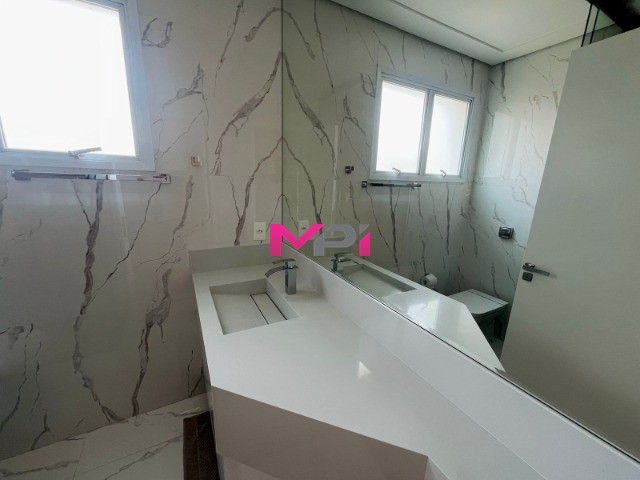 Casa de Condomínio para alugar com 4 quartos, 500m² - Foto 32