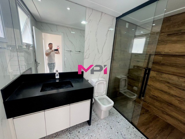 Casa de Condomínio para alugar com 4 quartos, 500m² - Foto 47