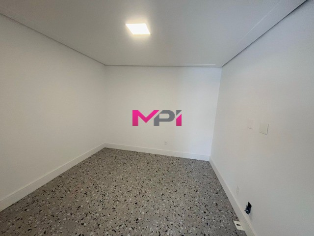Casa de Condomínio para alugar com 4 quartos, 500m² - Foto 50