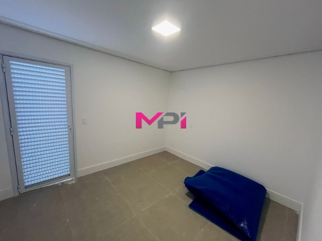 Casa de Condomínio para alugar com 4 quartos, 500m² - Foto 51