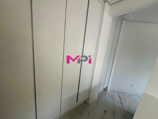 Casa de Condomínio para alugar com 4 quartos, 500m² - Foto 52