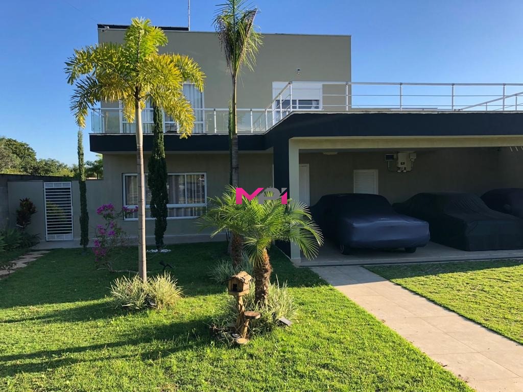Sobrado à venda com 3 quartos, 258m² - Foto 1
