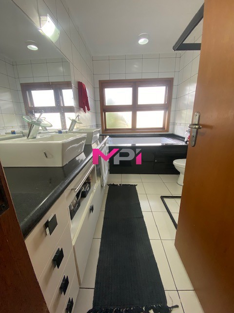 Casa de Condomínio à venda com 5 quartos, 422m² - Foto 3