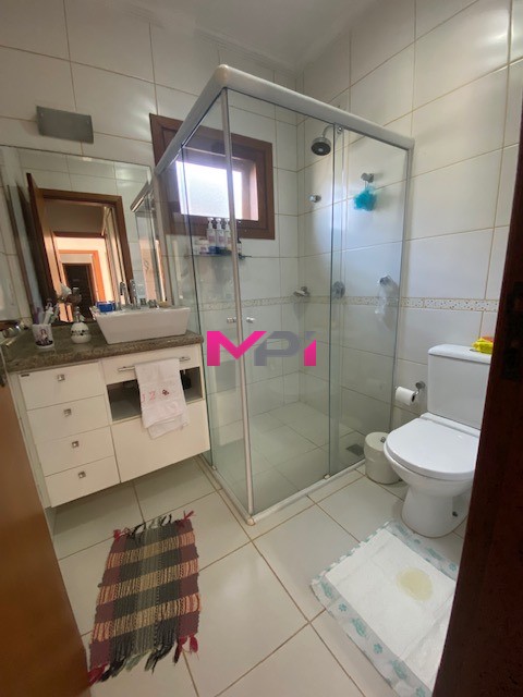 Casa de Condomínio à venda com 5 quartos, 422m² - Foto 9