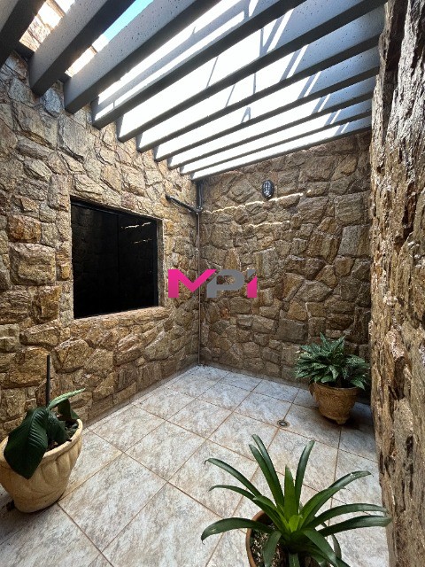 Casa à venda com 4 quartos, 261m² - Foto 10