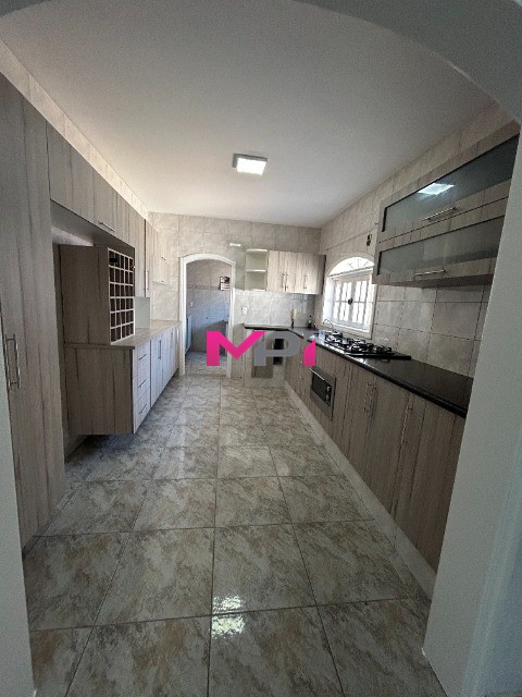 Casa à venda com 4 quartos, 261m² - Foto 14