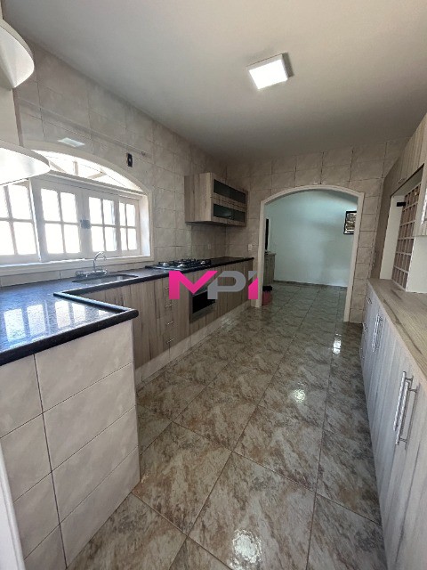 Casa à venda com 4 quartos, 261m² - Foto 16