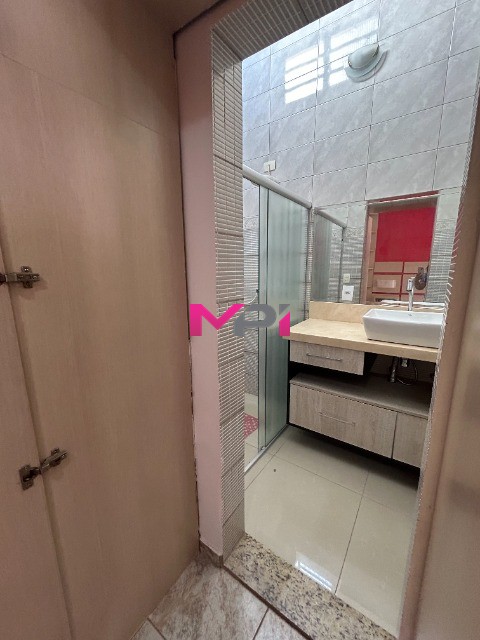Casa à venda com 4 quartos, 261m² - Foto 42
