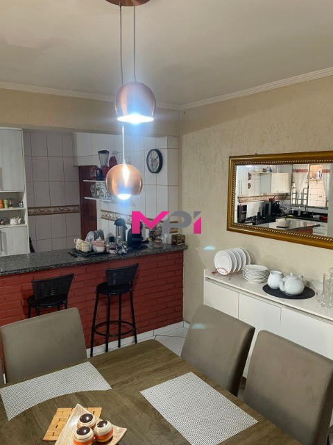 Casa à venda com 2 quartos, 250m² - Foto 6
