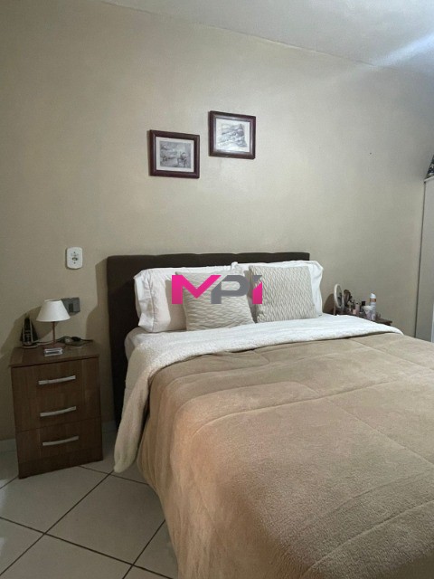 Casa à venda com 2 quartos, 250m² - Foto 11