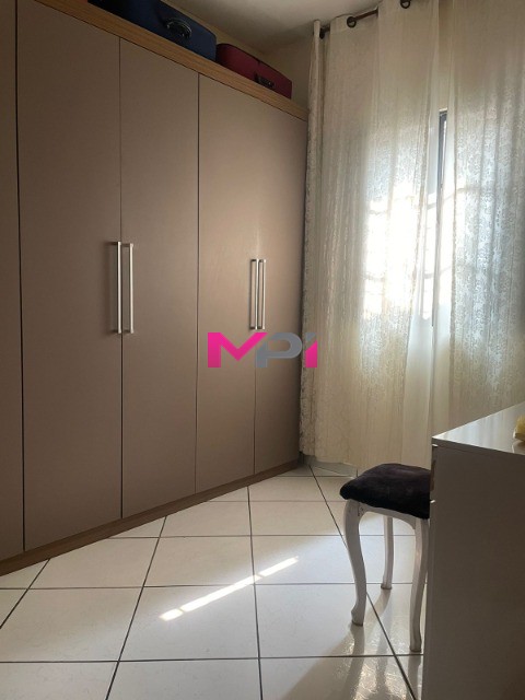 Casa à venda com 2 quartos, 250m² - Foto 15