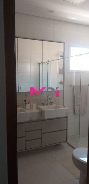 Casa de Condomínio à venda com 3 quartos, 360m² - Foto 15