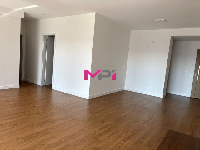 Apartamento para alugar com 3 quartos, 141m² - Foto 13