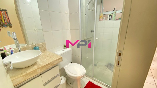 Apartamento à venda com 2 quartos, 64m² - Foto 9