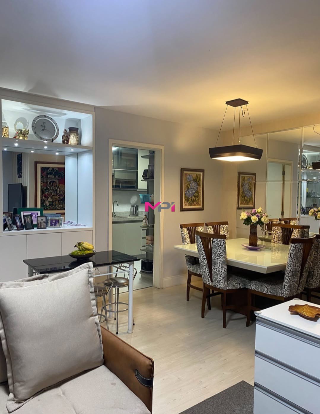 Apartamento à venda com 3 quartos, 96m² - Foto 8