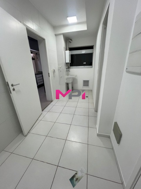 Apartamento à venda com 3 quartos, 128m² - Foto 9